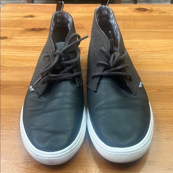 Ben Sherman Black and White Chukka Boots with Minimalist Design - Picture 2 of 16